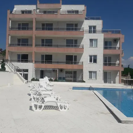 Byala Cozy Apartment Kiwi Exterior photo