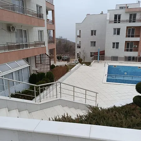 Byala Cozy Apartment Kiwi Exterior photo